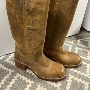 Women’s Frye Boots size 6.5 almost new